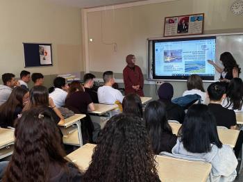 Liselilere Yol Gösteren Ziyaret: Yönetim Bilişim Sistemleri Bölümü Tanıtım Etkinliği (Kemal Pireci Anadolu Lisesi)