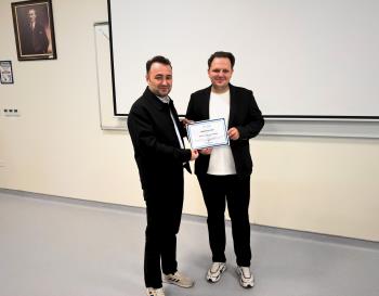 YÖNETİM BİLİŞİM SİSTEMLERİ BÖLÜMÜNDEN İİBF PERSONELİNE HİZMET İÇİ EĞİTİM: TASARIM VE YAPAY ZEKA DESTEKLİ WEB YÖNETİMİ EĞİTİMİ (MODÜL 1) TAMAMLANDI